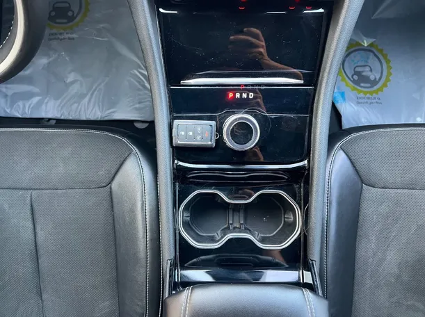 Car image 16