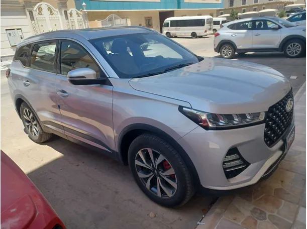 Car image 4