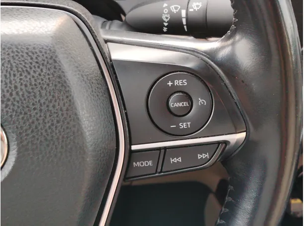 Car image 32
