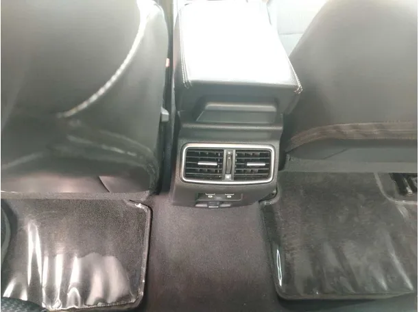 Car image 34