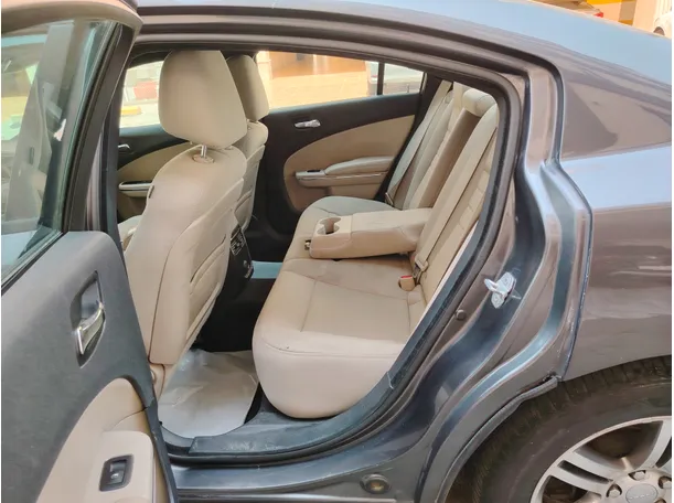 Car image 15