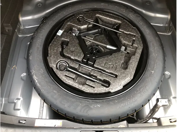 Car image 24