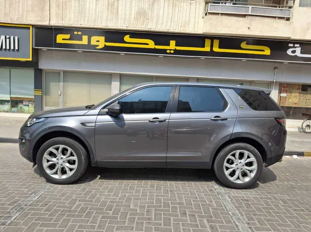 Car image 4