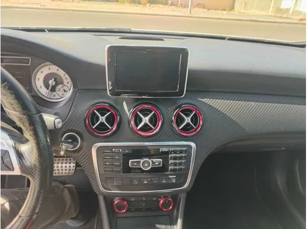 Car image 24