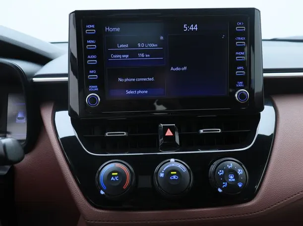 Car image 5