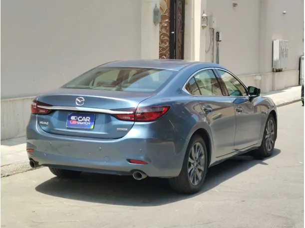 Car image 5