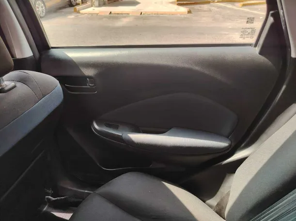 Car image 29