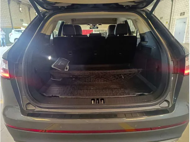 Car image 33