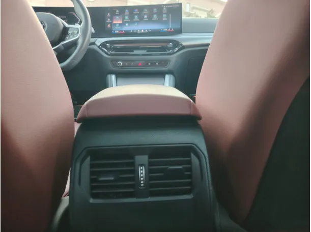 Car image 29