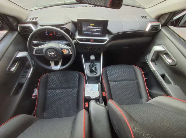 Car image 14