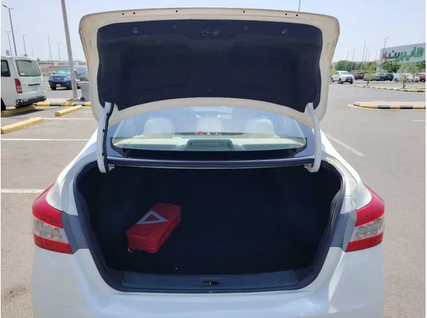 Car image 23