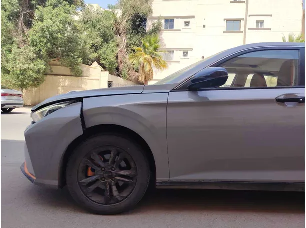 Car image 9
