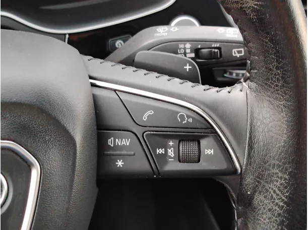 Car image 32