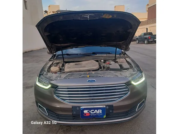 Car image 26