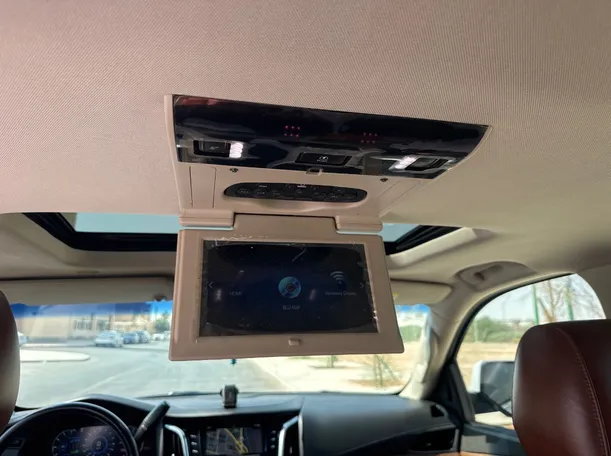 Car image 20