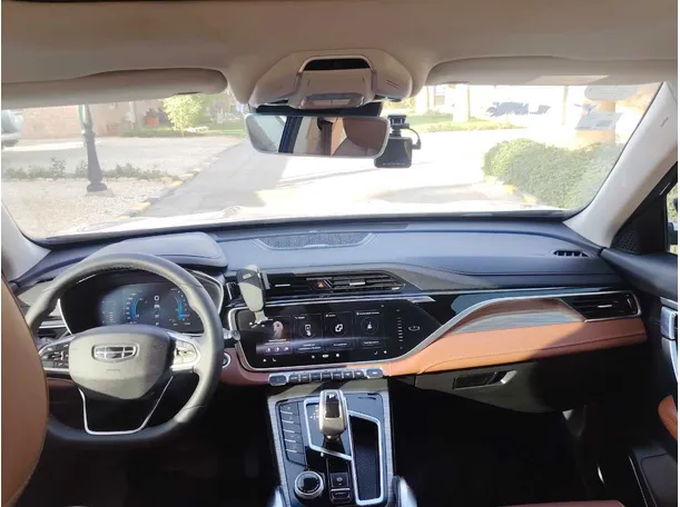 Car image 16