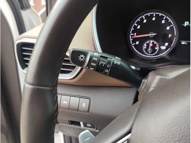 Car image 24