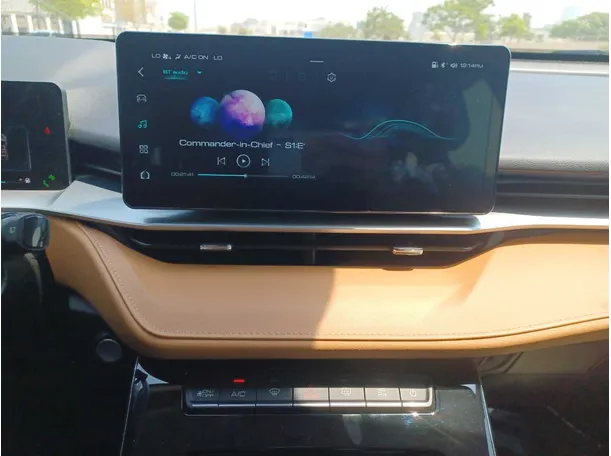 Car image 15