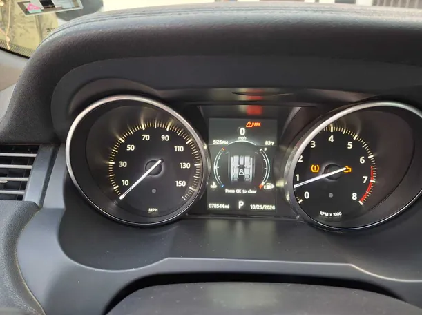 Car image 18