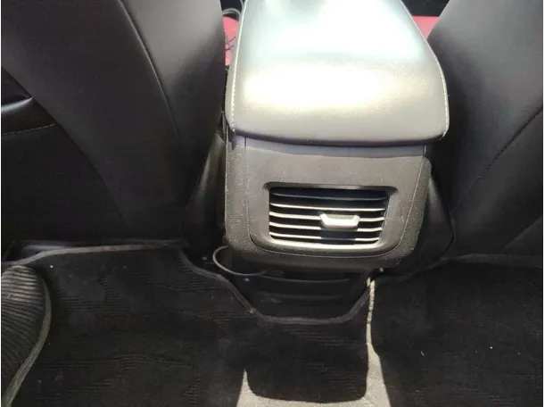 Car image 33