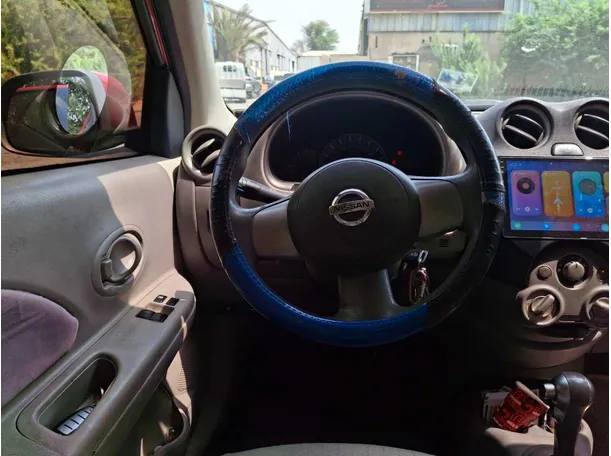 Car image 14