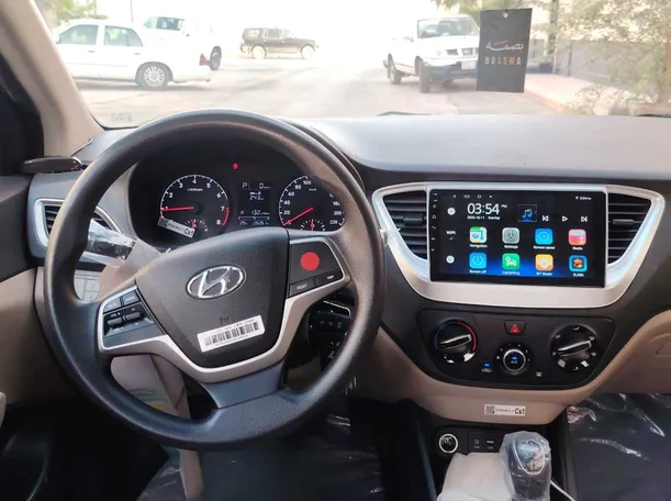 Car image 18