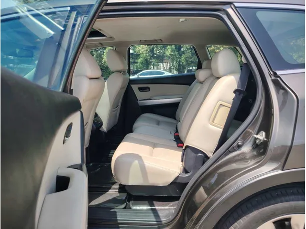 Car image 14