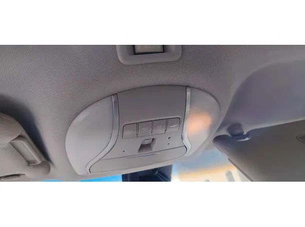 Car image 29