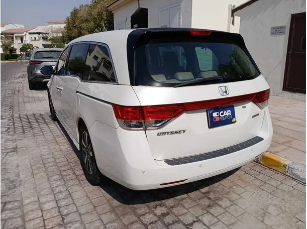 Car image 5