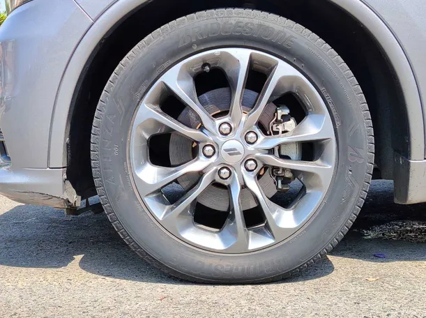 Car image 10