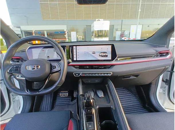 Car image 16