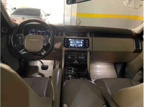 Car image 18
