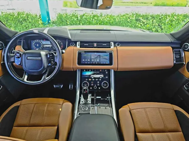 Car image 14