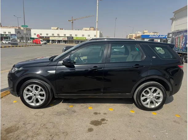 Car image 8