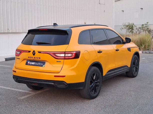 Car image 5
