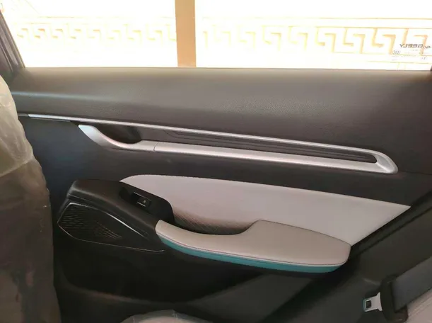 Car image 39