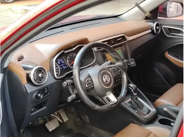 Car image 12