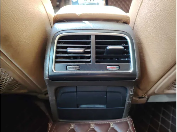 Car image 25