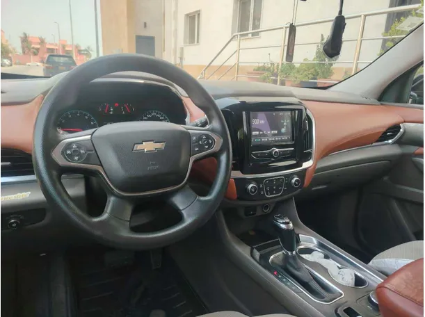 Car image 30