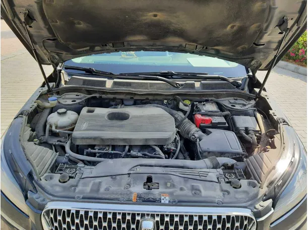 Car image 19