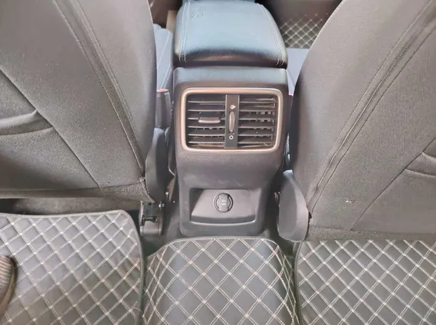 Car image 39