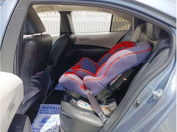 Car image 13