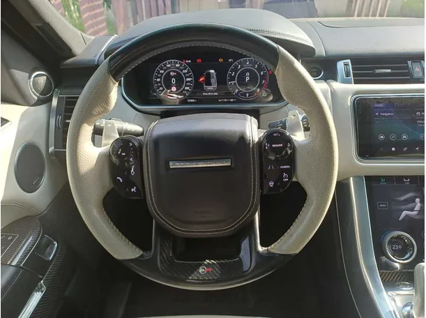 Car image 17