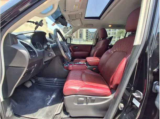 Car image 12