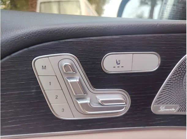 Car image 28