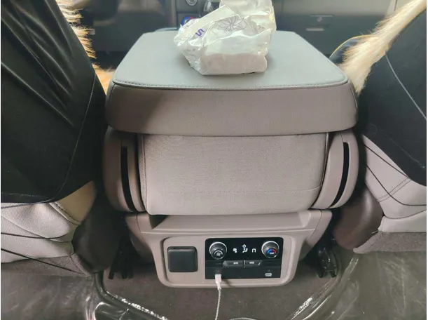 Car image 31