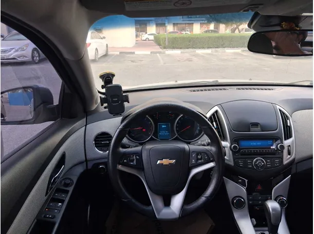 Car image 18