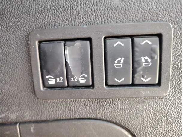 Car image 39