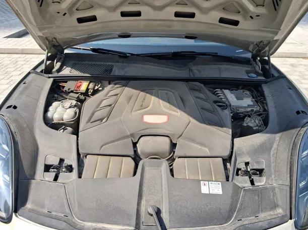 Car image 21