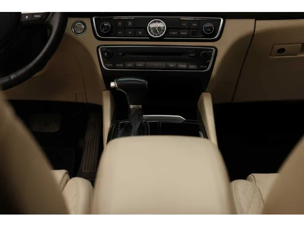 Car image 34